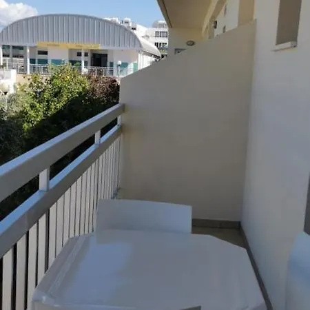 Ξενοδοχείο με διαμερίσματα Simos Magic Apts