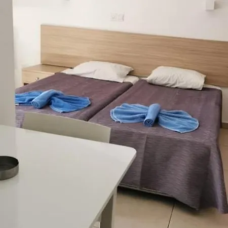 Ξενοδοχείο με διαμερίσματα Simos Magic Apts